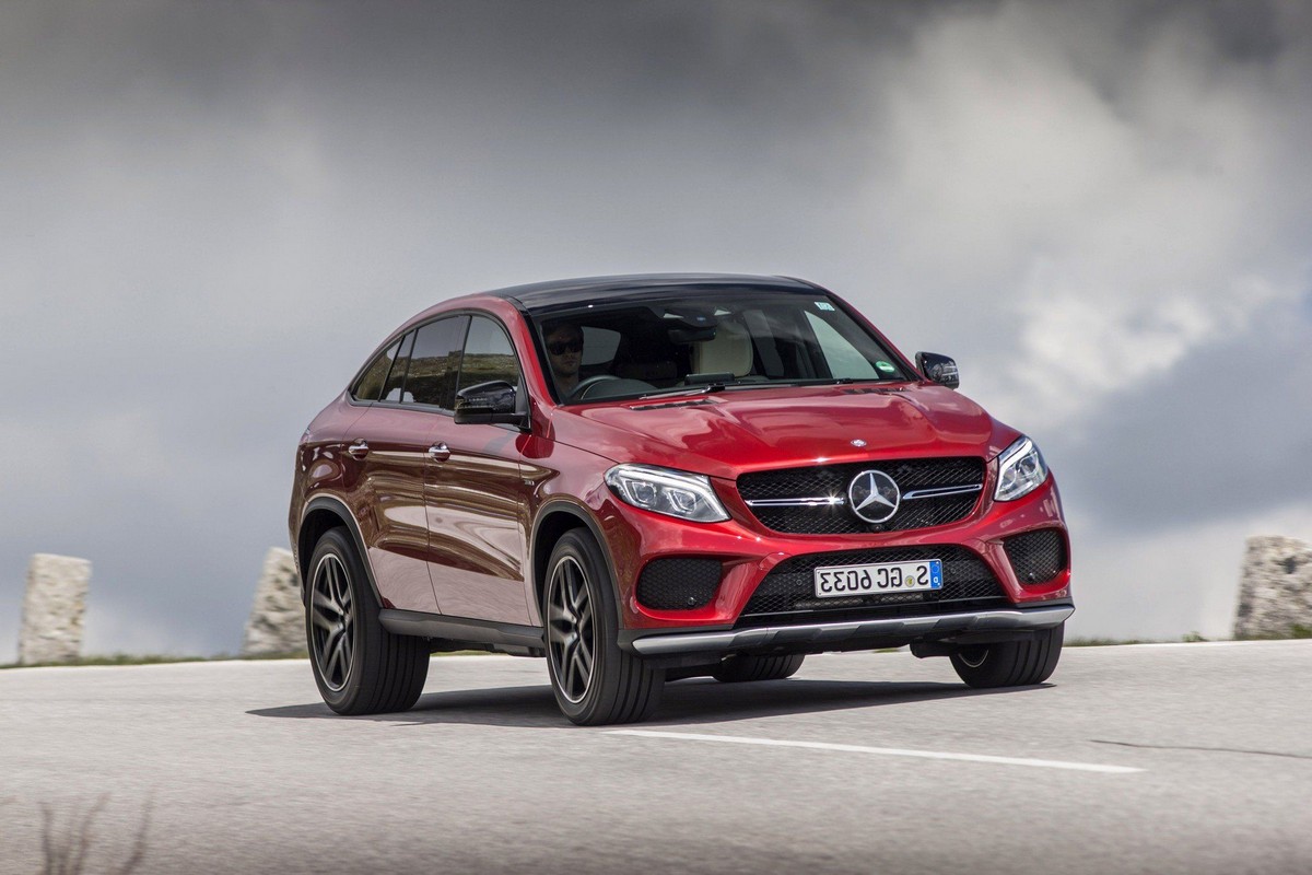 Como bultos opcionales, el MercedesAMG glc 63 4matic+ dispone de