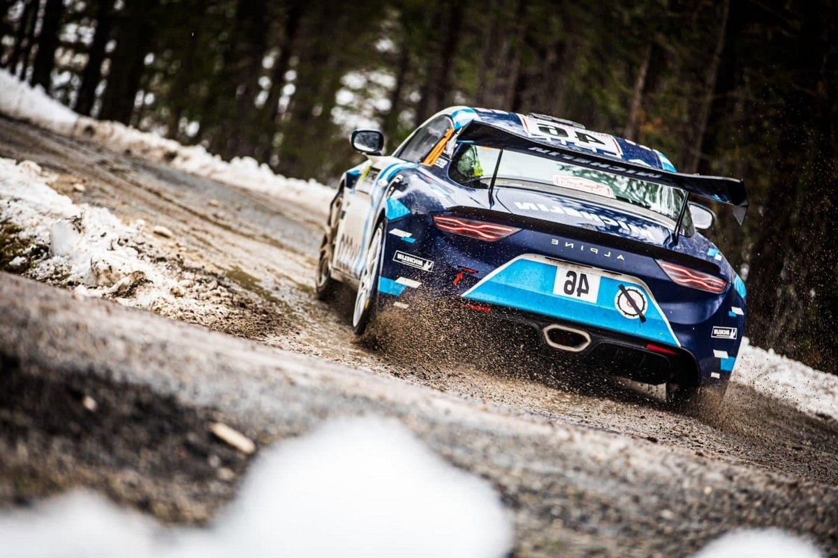 Robert kubica domina la amputada primera jornada del sata açores